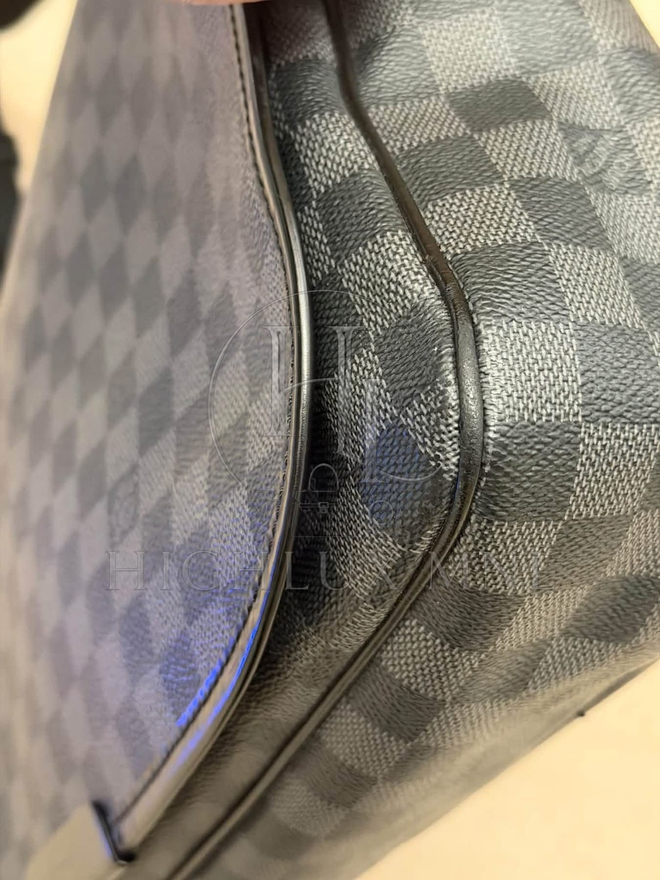 Louis Vuitton Graphite Daniel MM Messenger Bag — photo 5