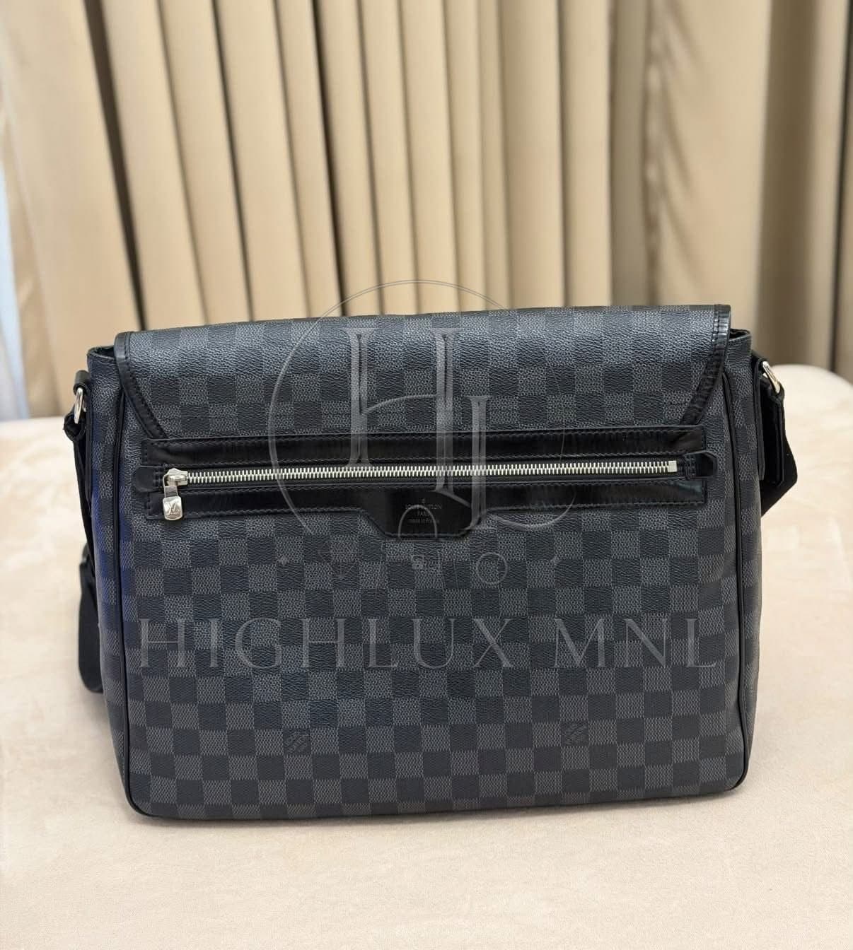 Louis Vuitton Graphite Daniel MM Messenger Bag — photo 2