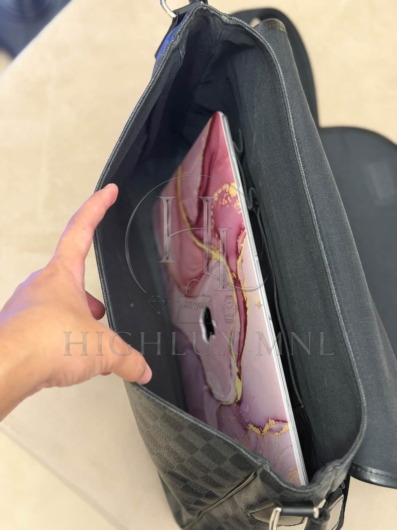 Louis Vuitton Graphite Daniel MM Messenger Bag — photo 9