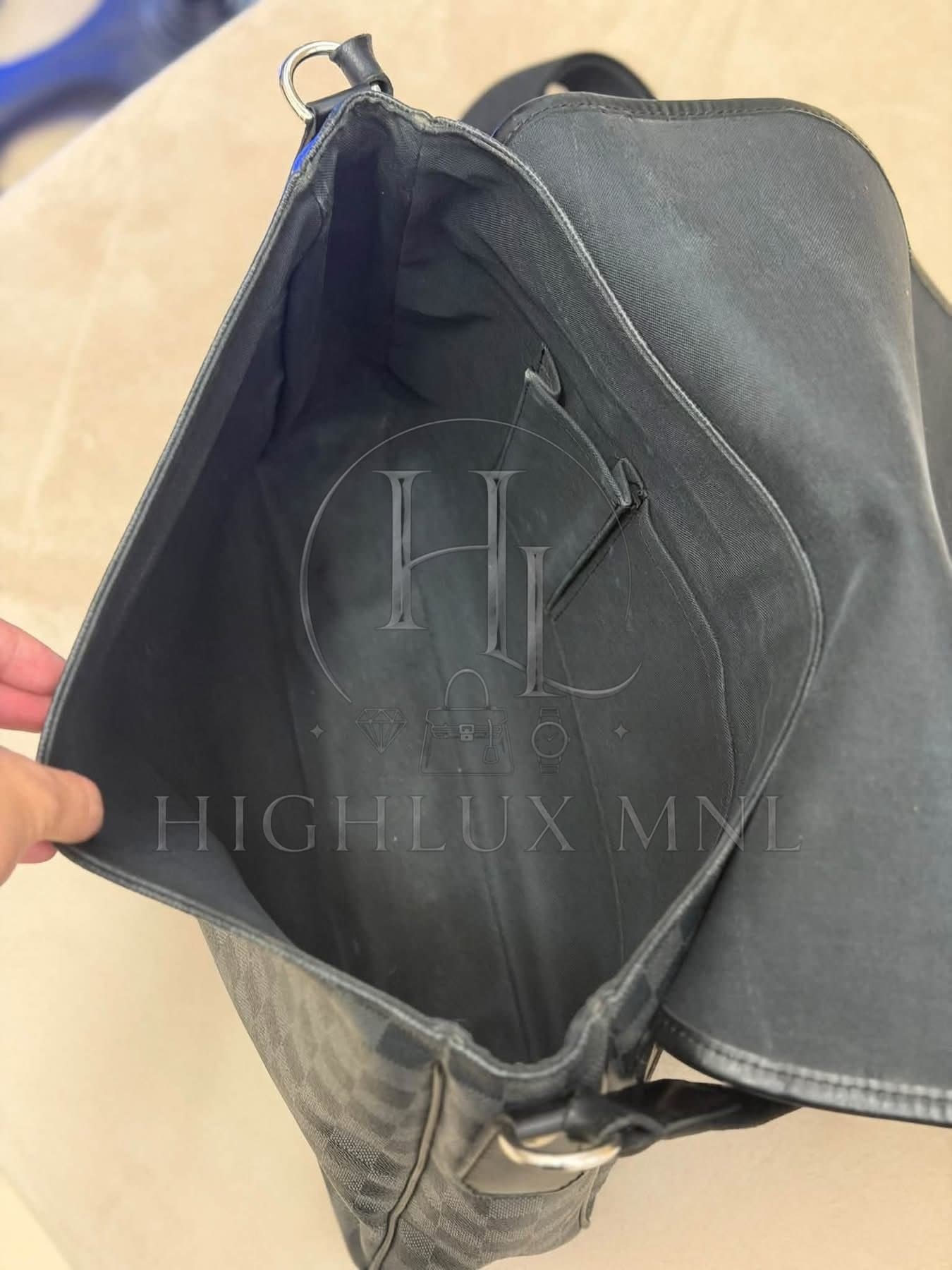 Louis Vuitton Graphite Daniel MM Messenger Bag — photo 8