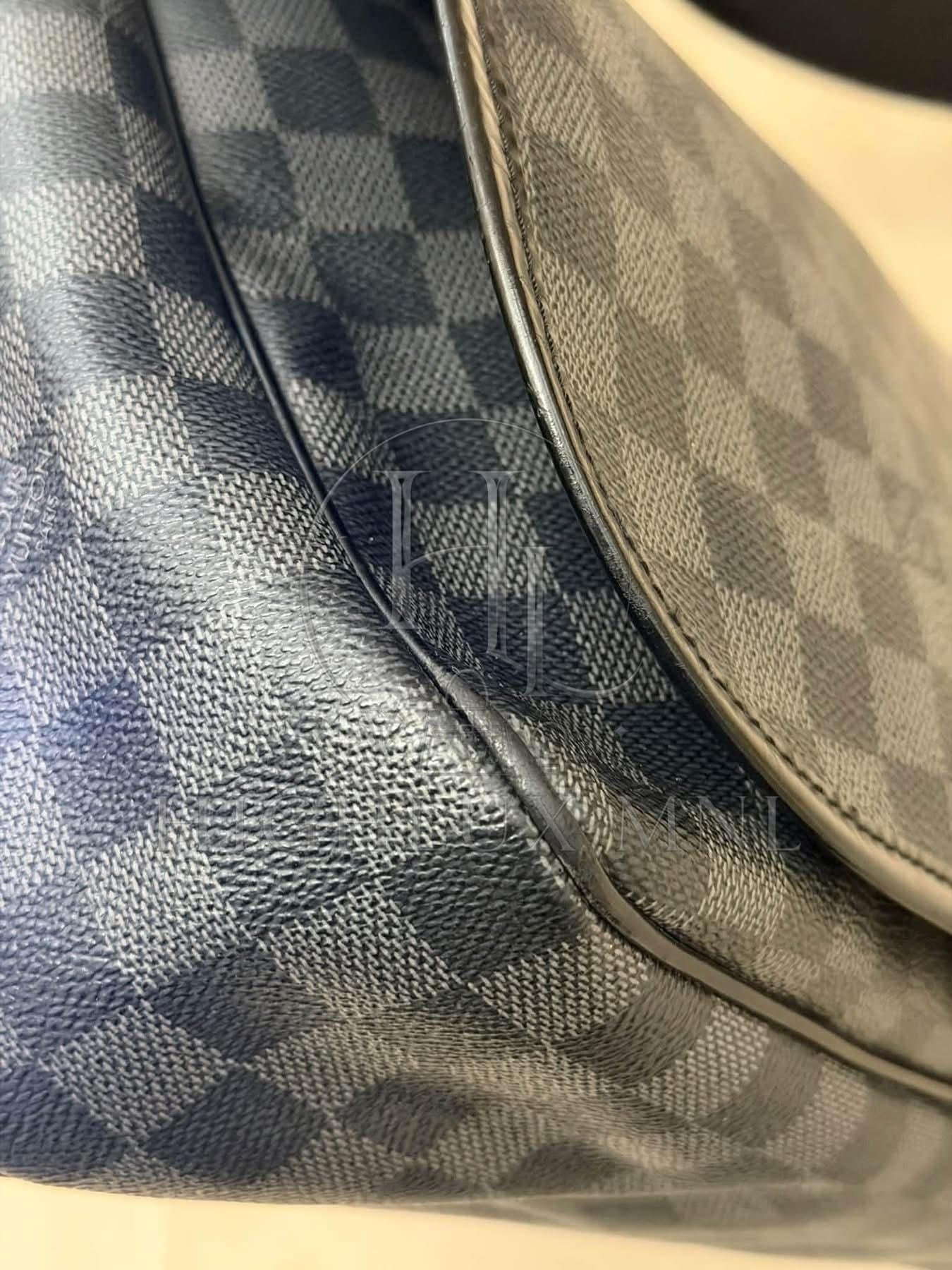 Louis Vuitton Graphite Daniel MM Messenger Bag — photo 6