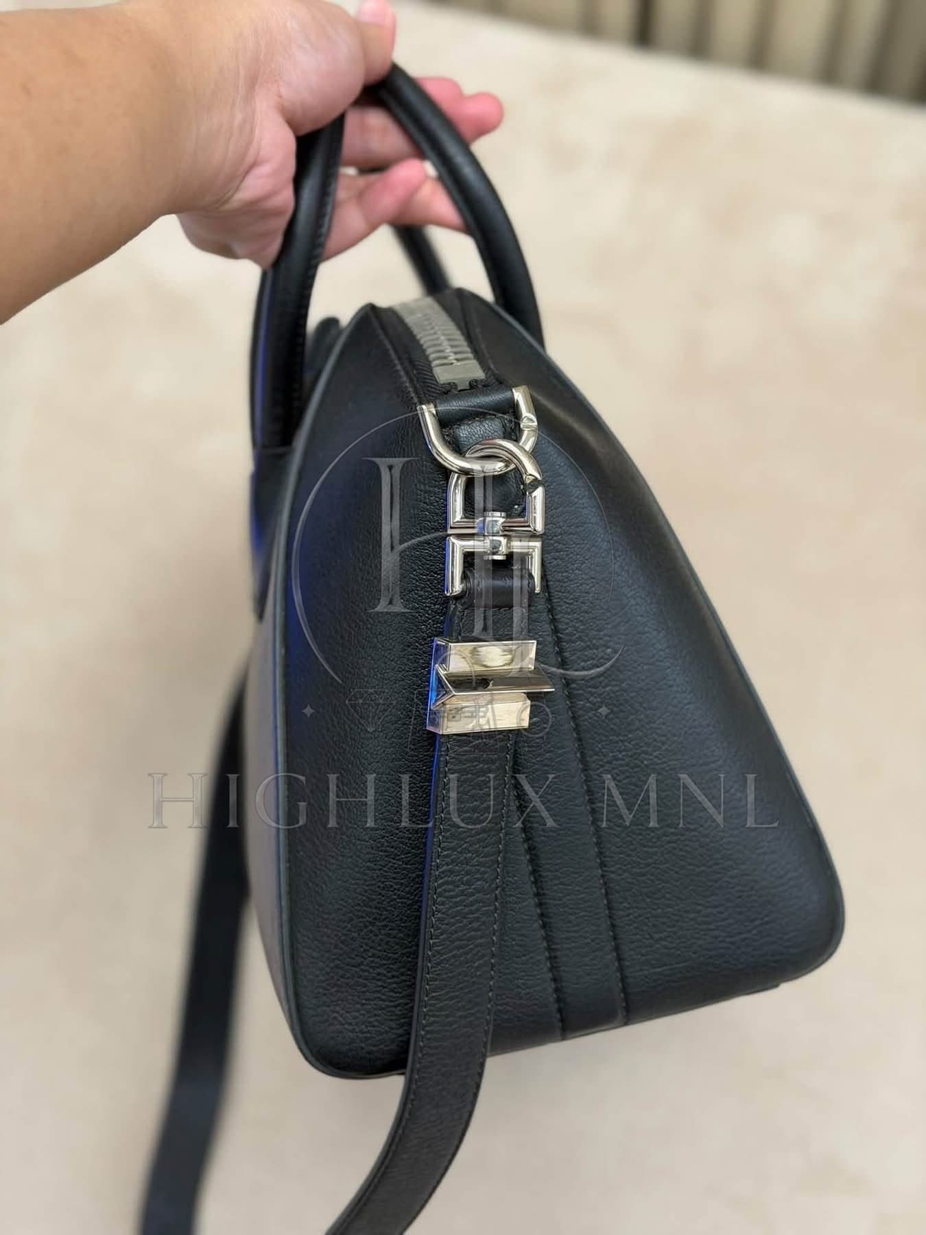 Givenchy Antigona Smooth Grained Leather Bag — photo 4