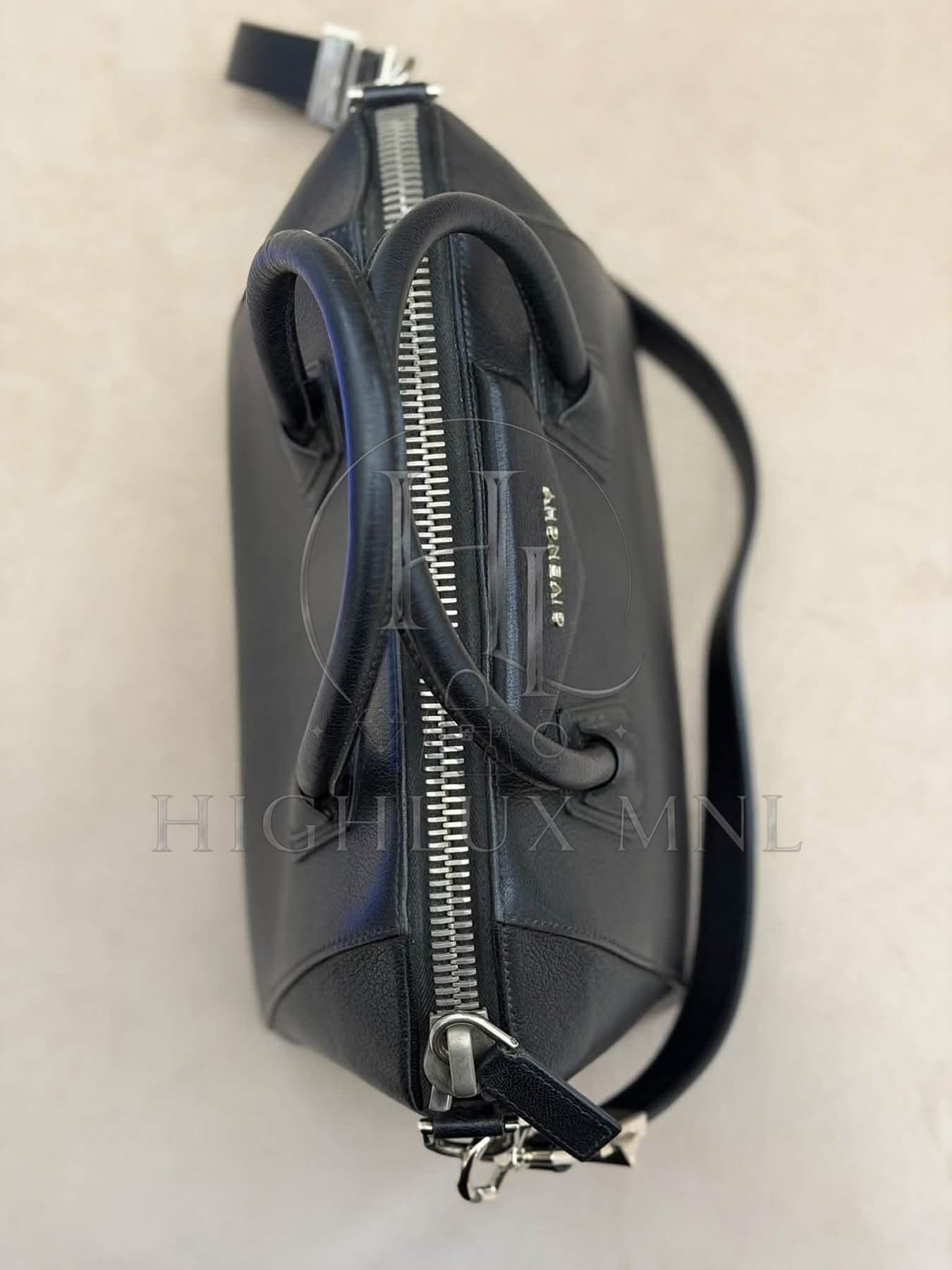 Givenchy Antigona Smooth Grained Leather Bag — photo 9