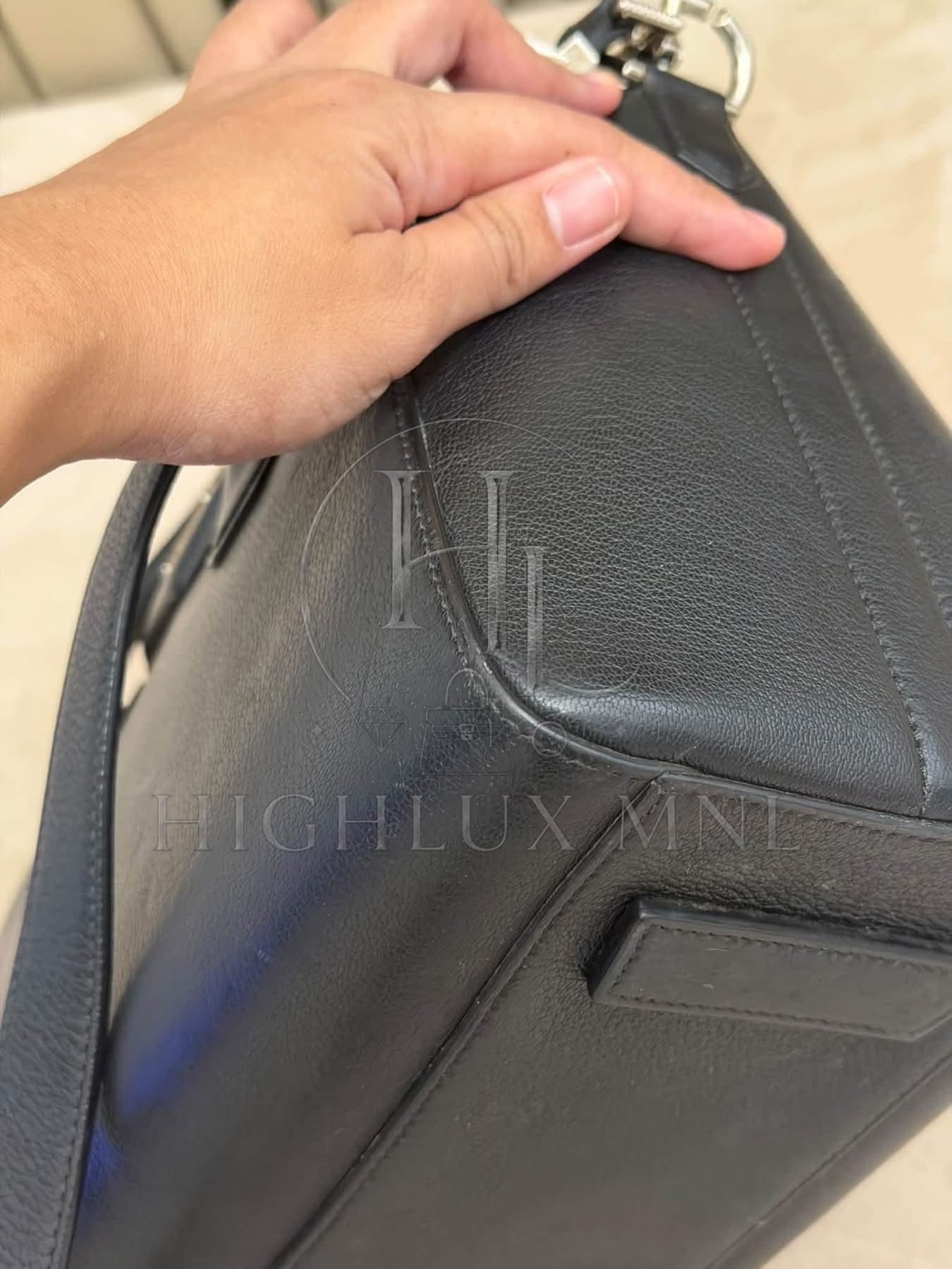 Givenchy Antigona Smooth Grained Leather Bag — photo 6