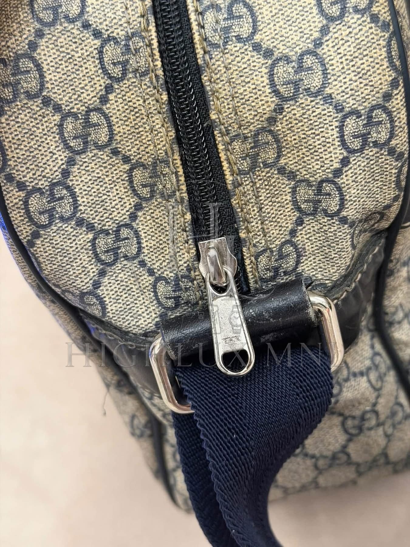 Gucci GG Supreme Reporters Bag — photo 9