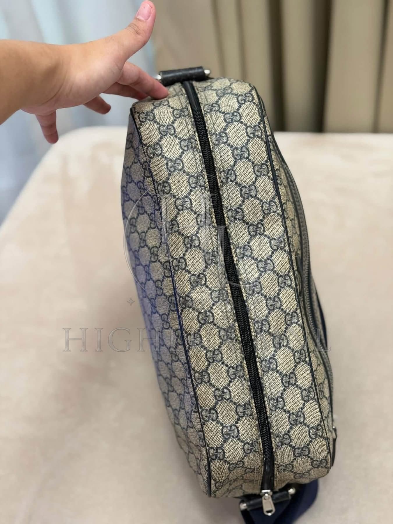 Gucci GG Supreme Reporters Bag — photo 8
