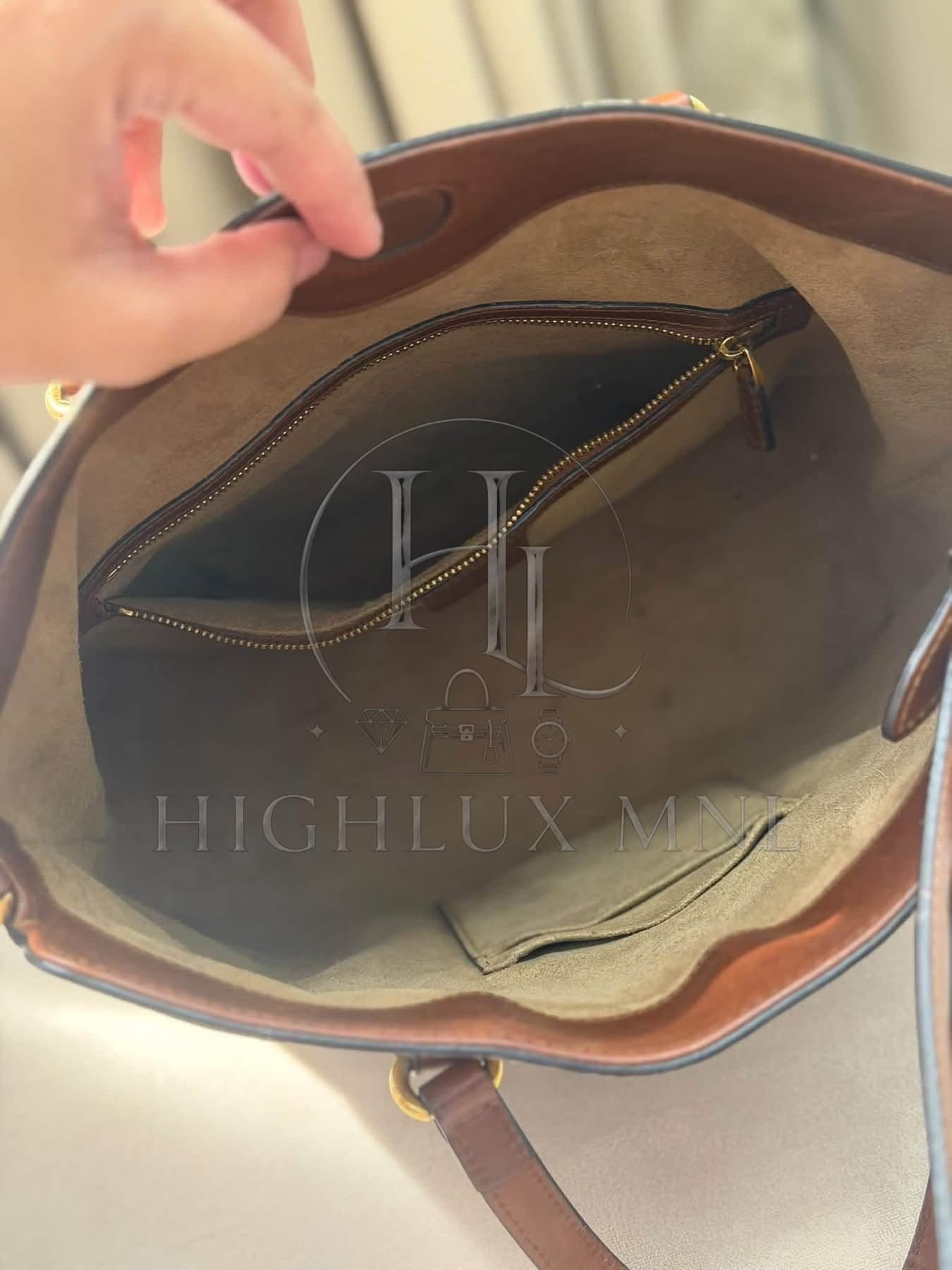 Gucci GG Supreme Tote Bag — photo 6