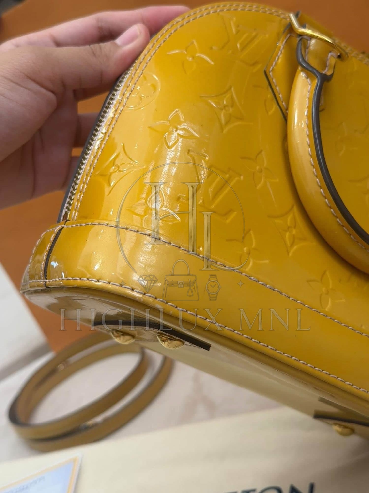Louis Vuitton Alma BB Monogram Vernis — photo 8