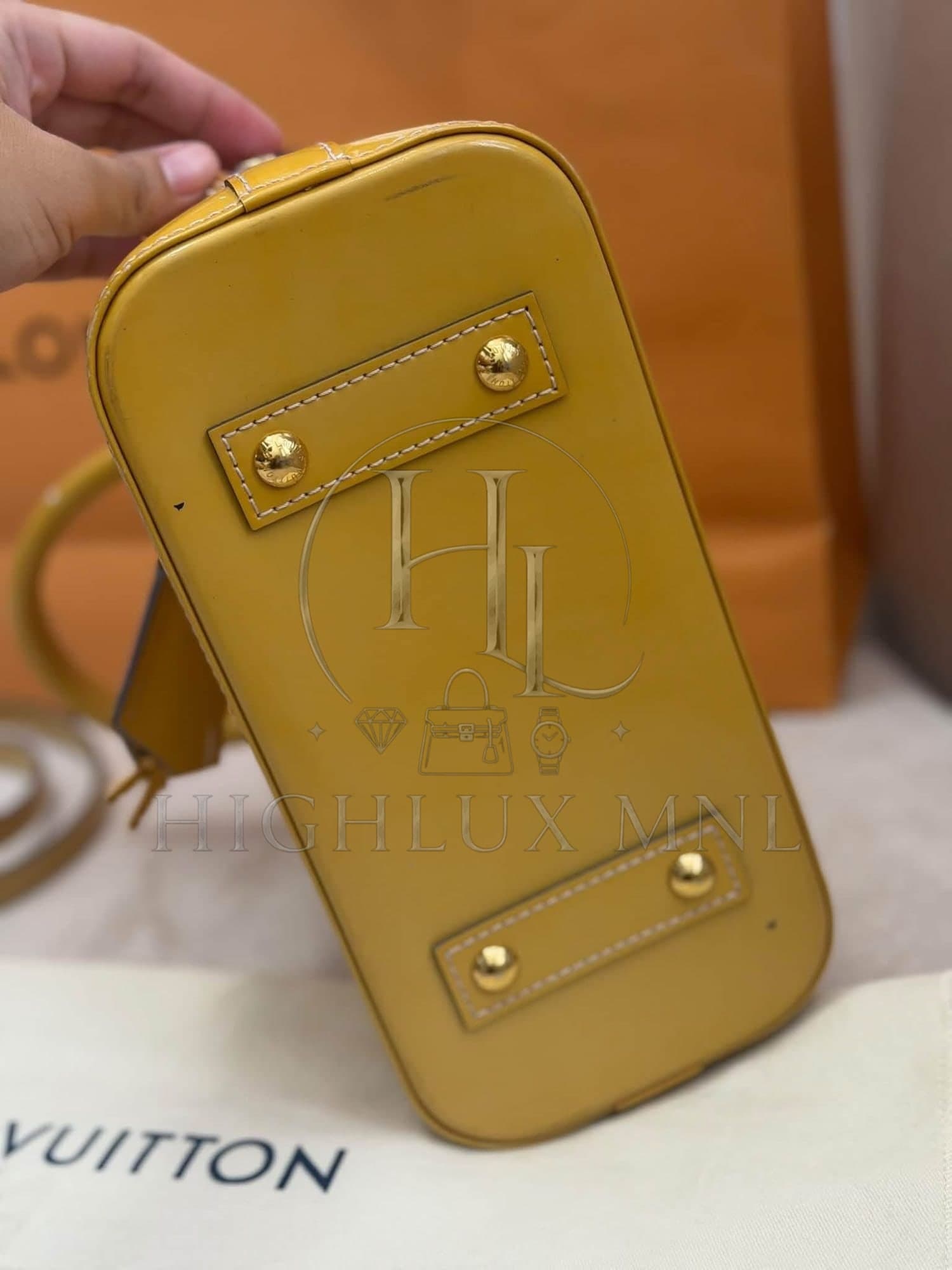 Louis Vuitton Alma BB Monogram Vernis — photo 5