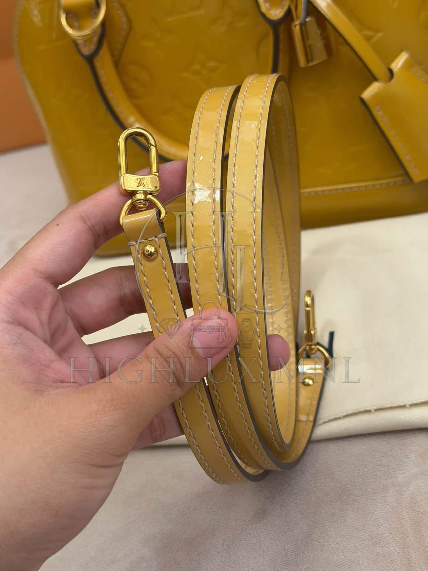 Louis Vuitton Alma BB Monogram Vernis — photo 10