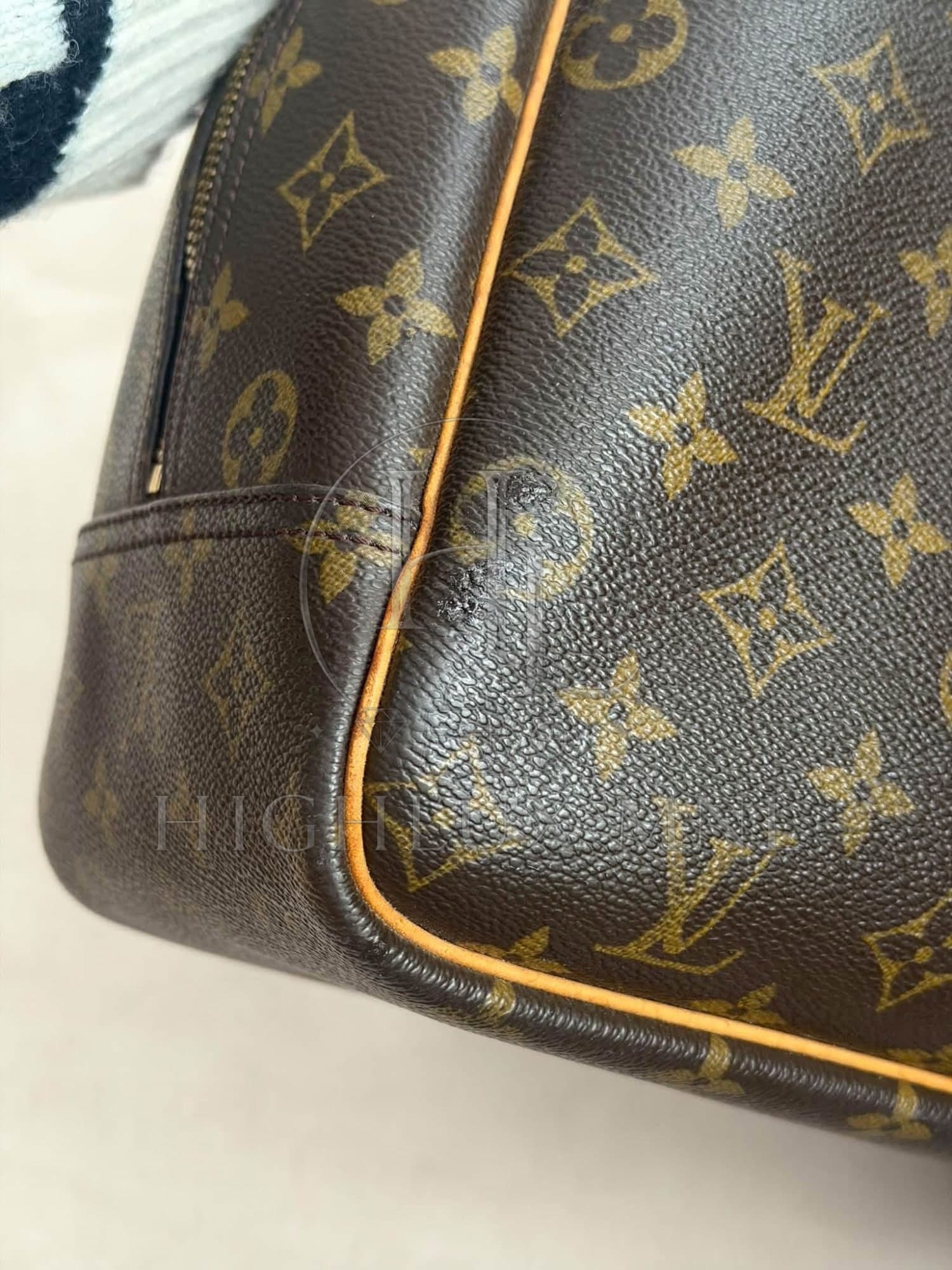 Louis Vuitton Monogram Deauville Bag — photo 12