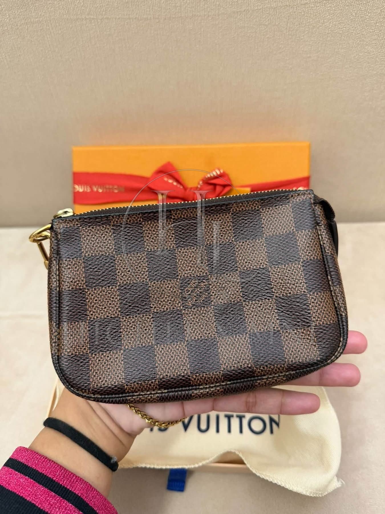Louis Vuitton Damier Ebene Mini Pochette — photo 3