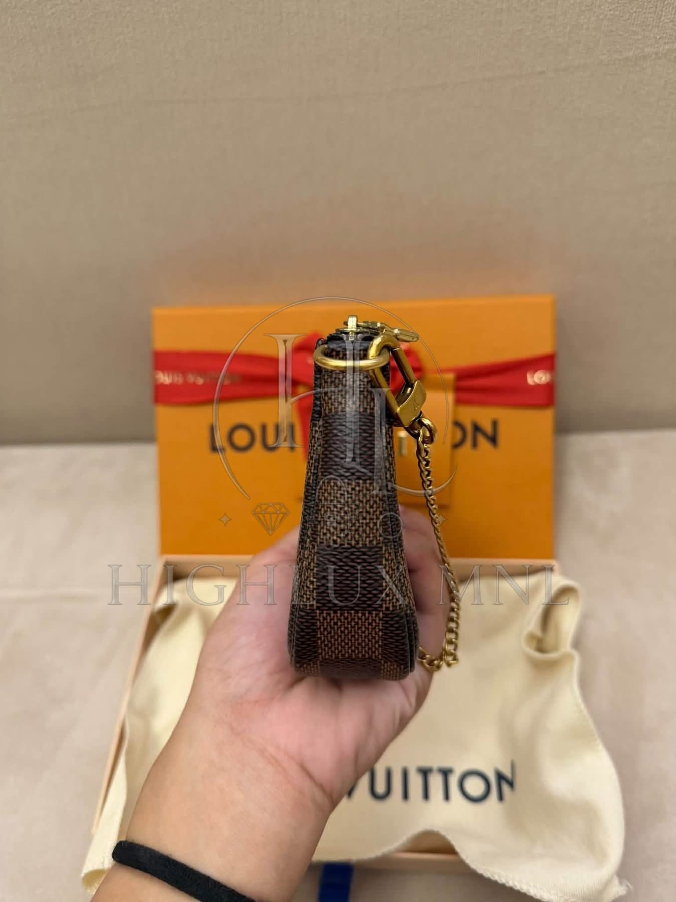 Louis Vuitton Damier Ebene Mini Pochette — photo 4