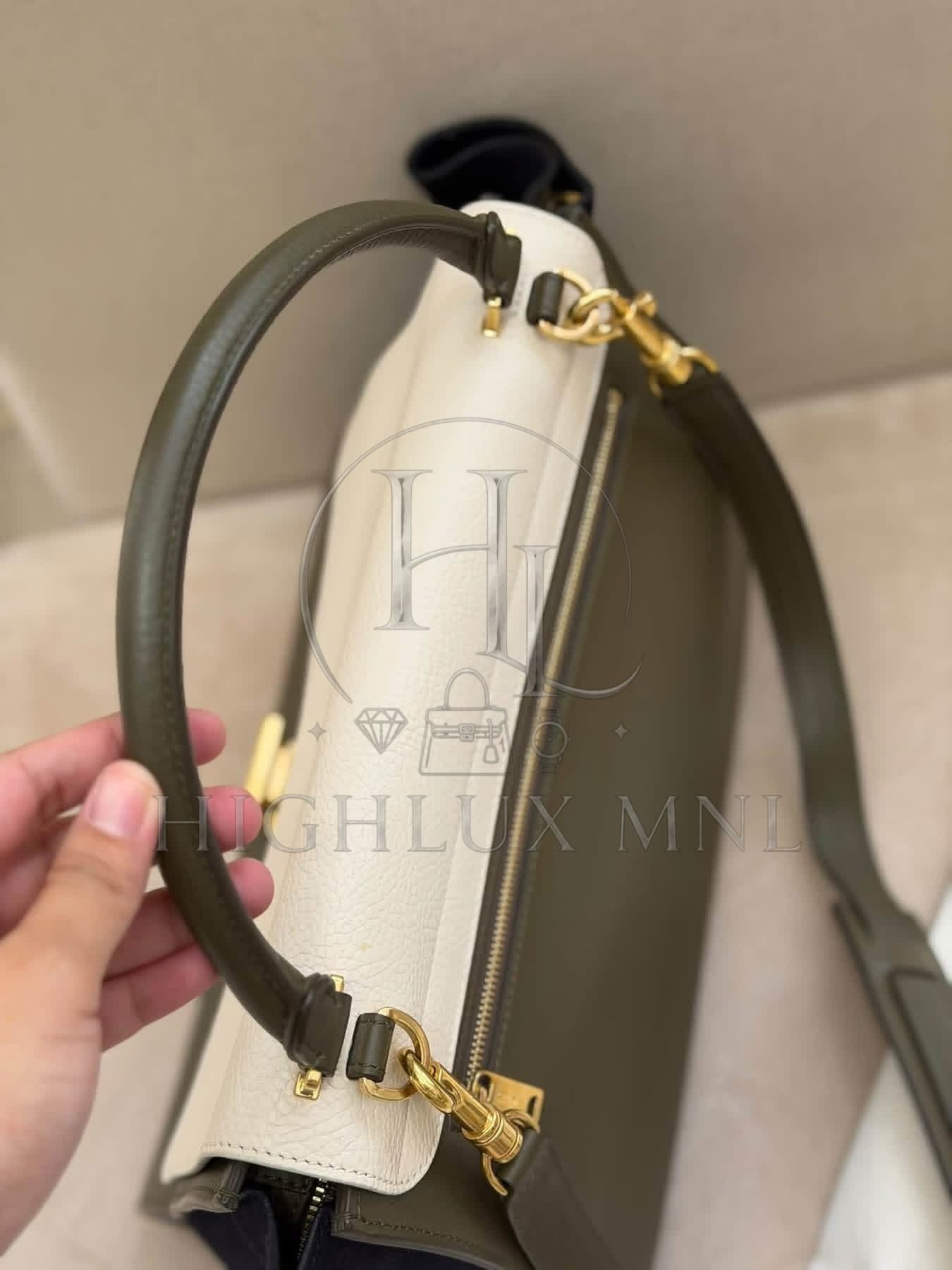 Celine Medium Trapeze Bag — photo 9
