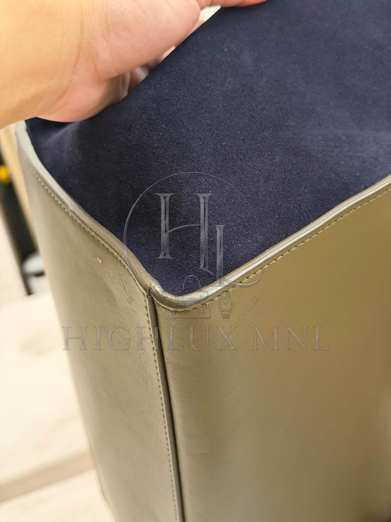 Celine Medium Trapeze Bag — photo 8