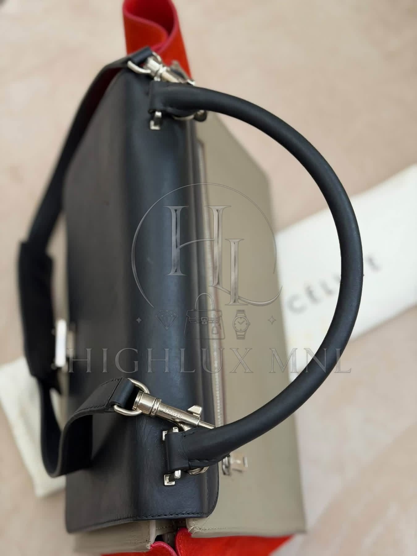 Celine Medium Trapeze Bag — photo 11