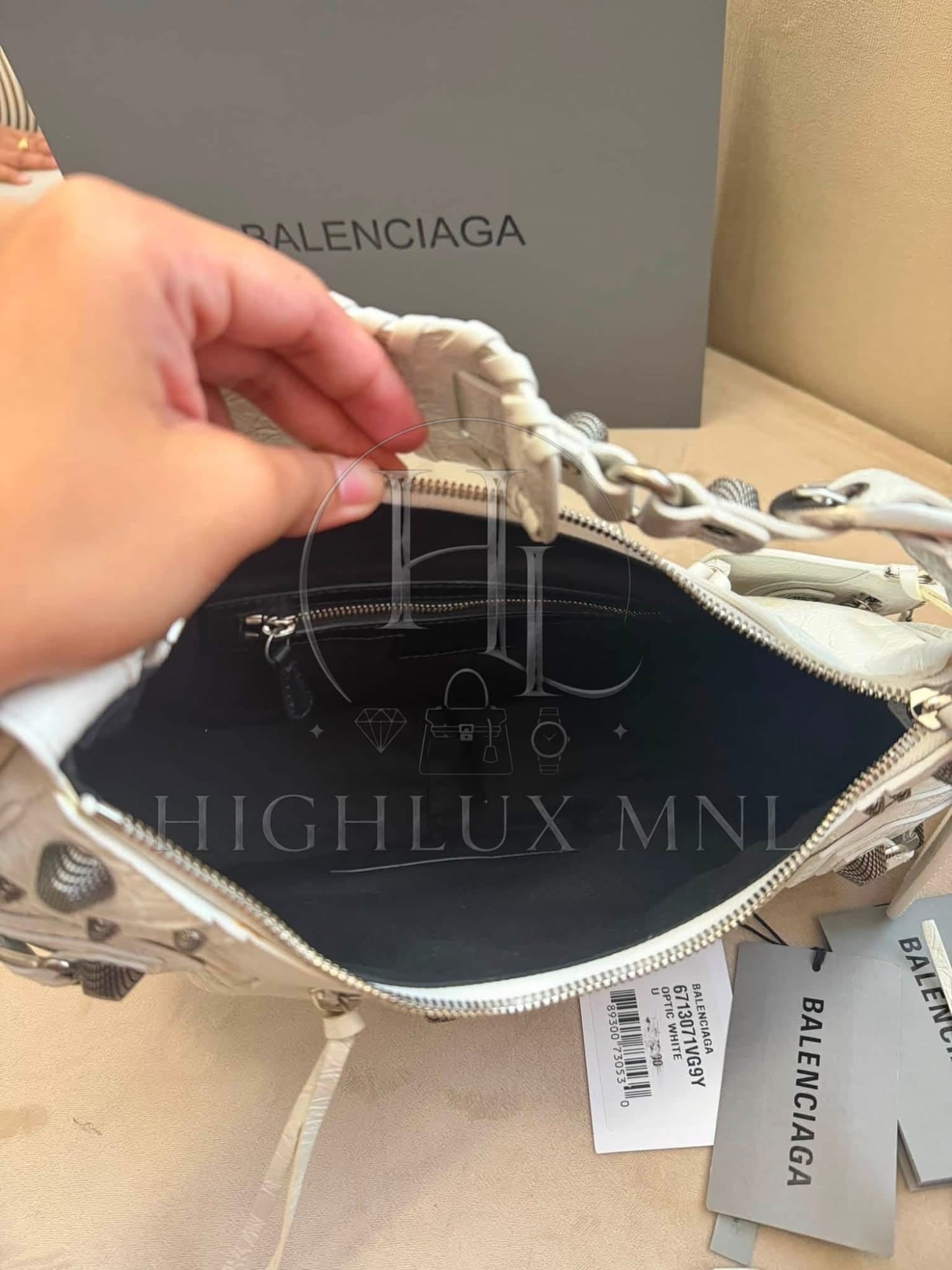 Balenciaga Le Cagole in Small Size — photo 7