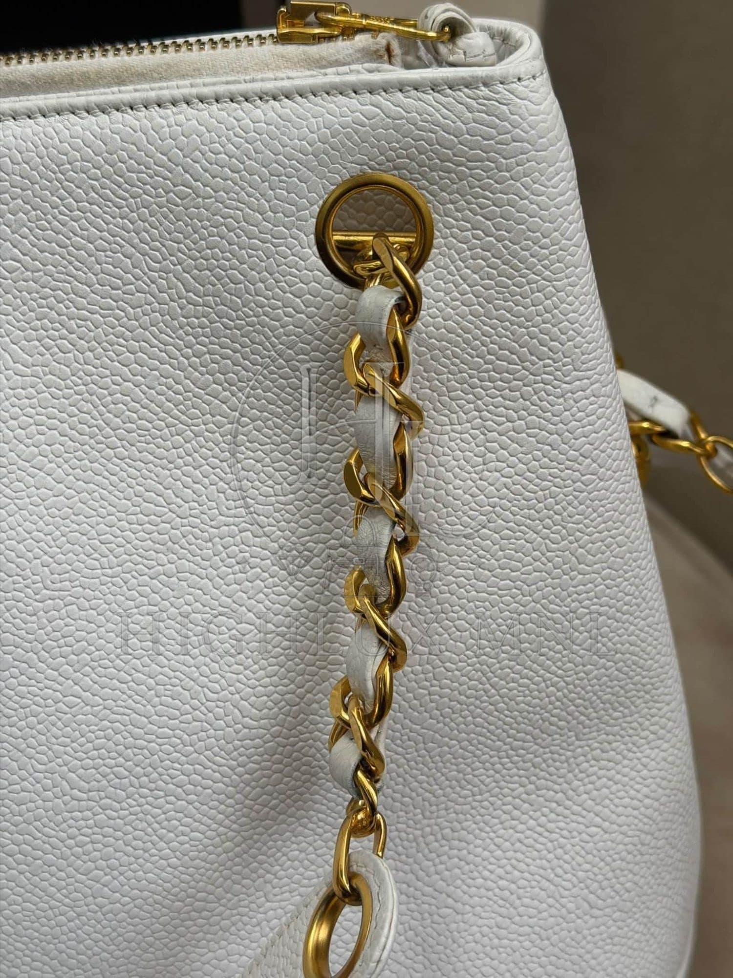 Chanel Vintage White Caviar Tote Chain Bag — photo 12