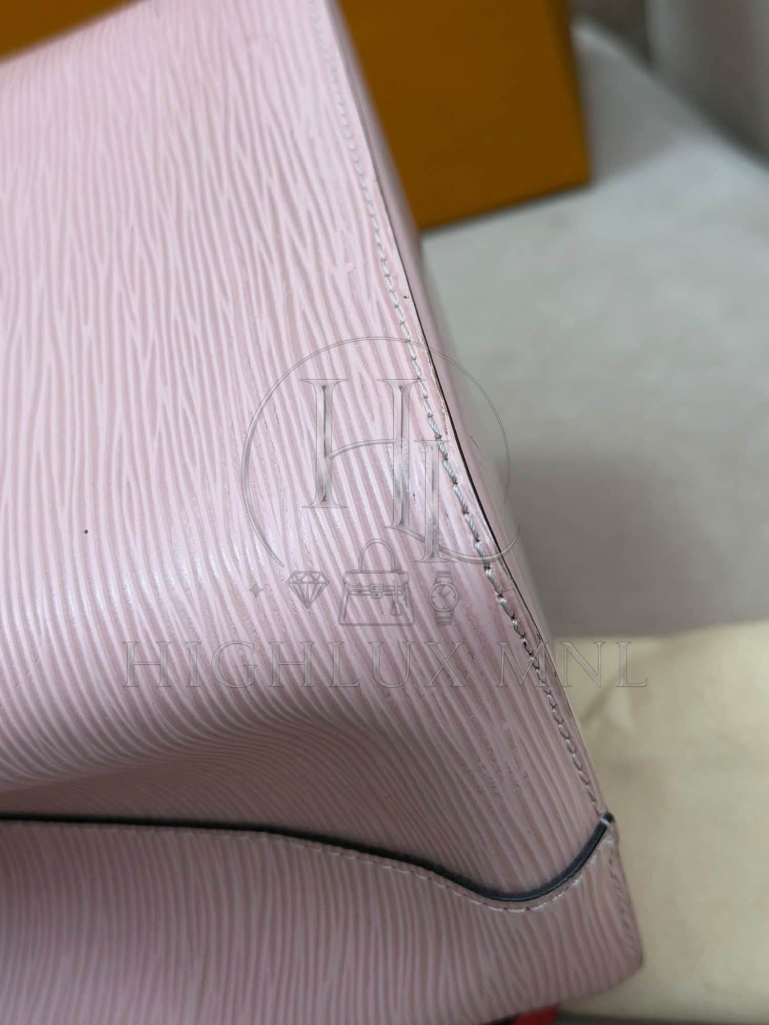 Louis Vuitton Epi NeoNoe BB size — photo 10