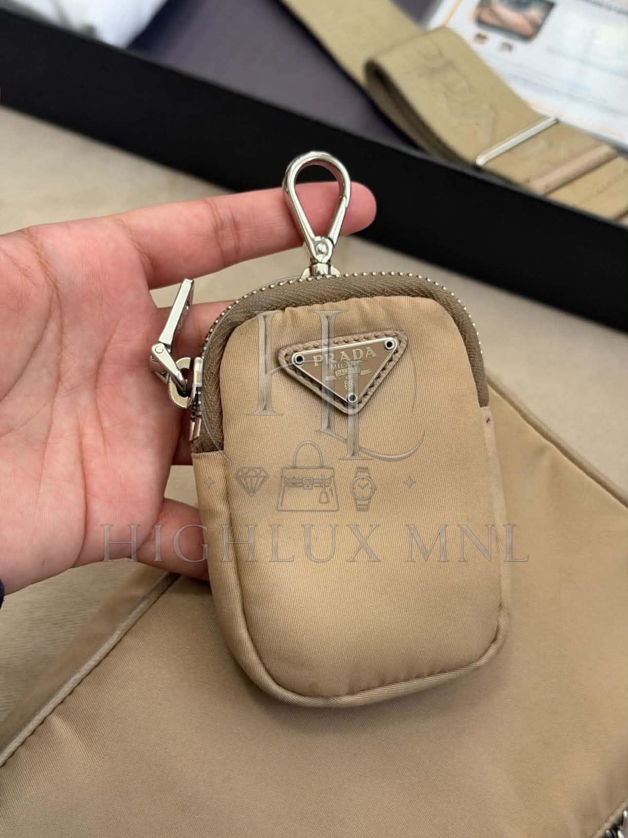 Prada Re-Edition 2005 Multipochette in Beige color — photo 7