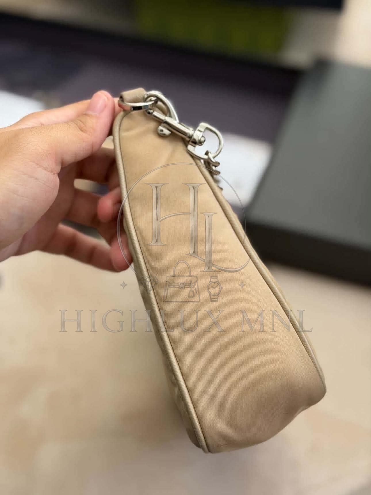 Prada Re-Edition 2005 Multipochette in Beige color — photo 12