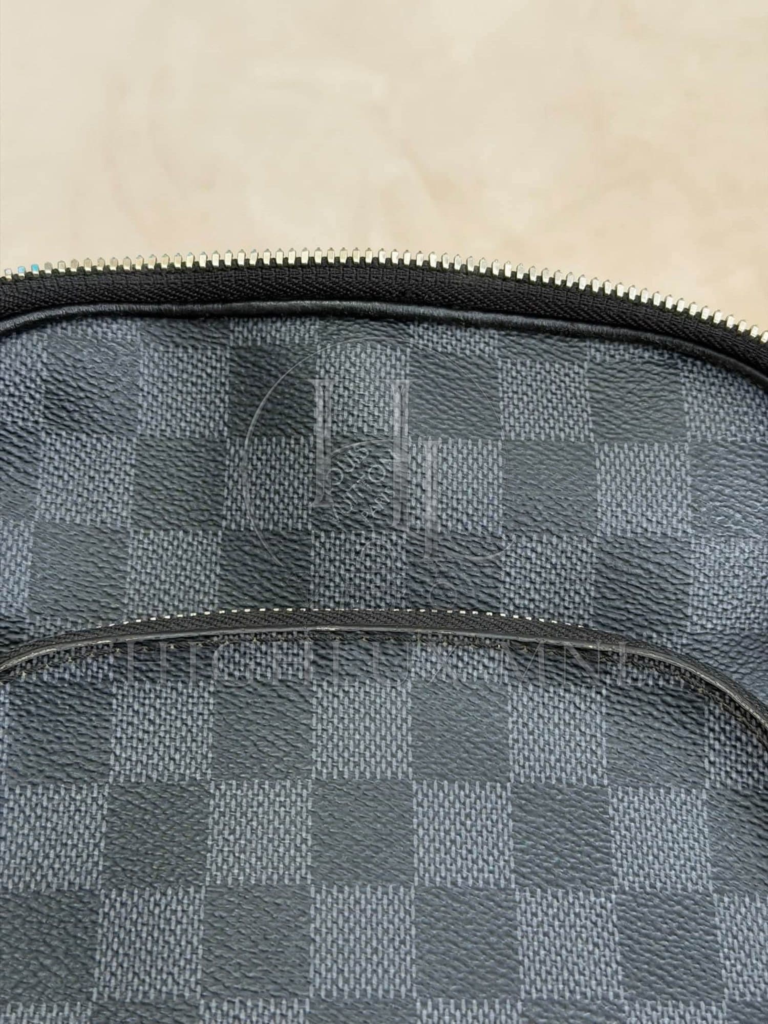 Louis Vuitton Graphite Damier Avenue Sling Bag — photo 11