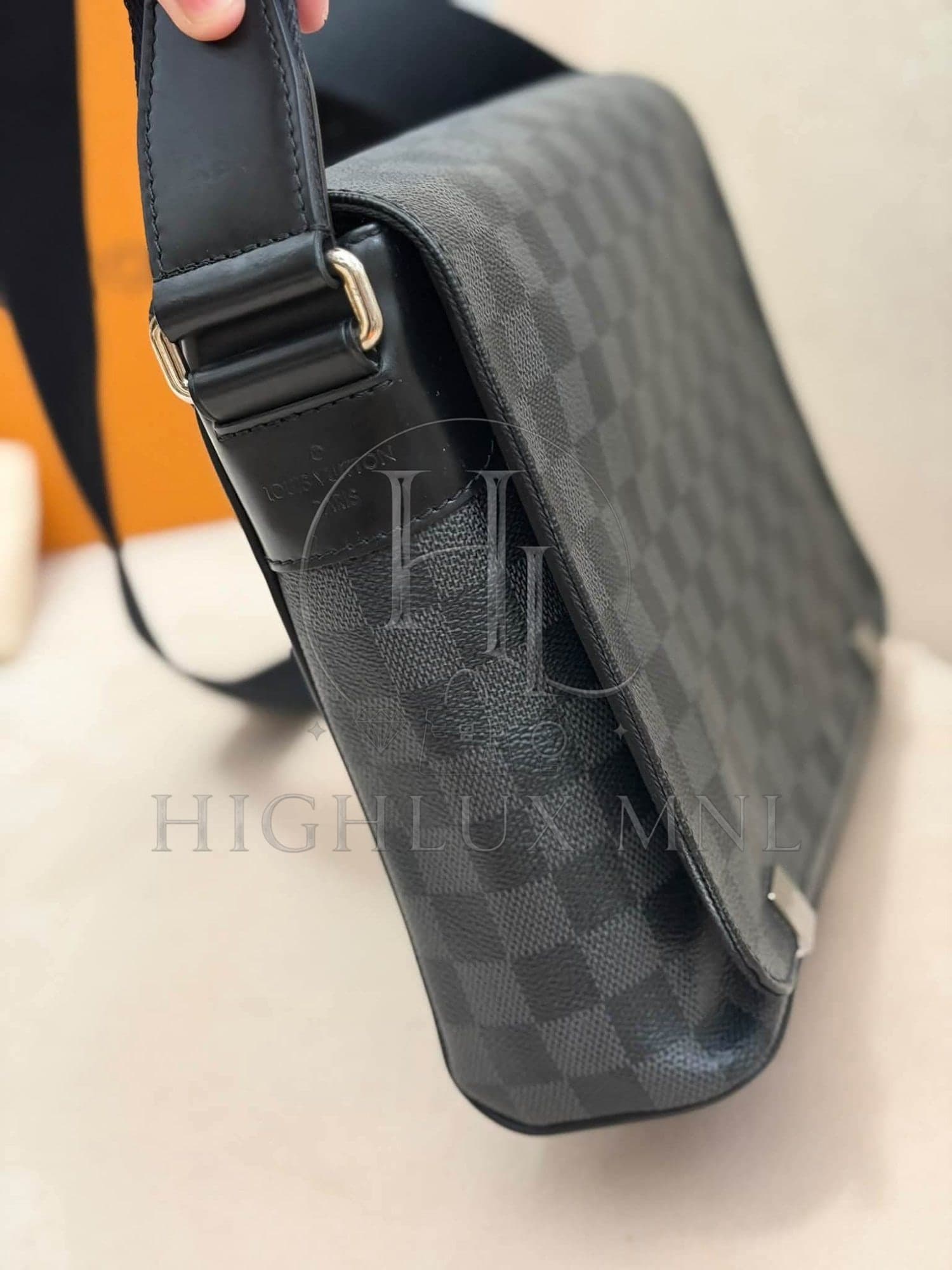 Louis Vuitton District PM Messenger Bag — photo 3