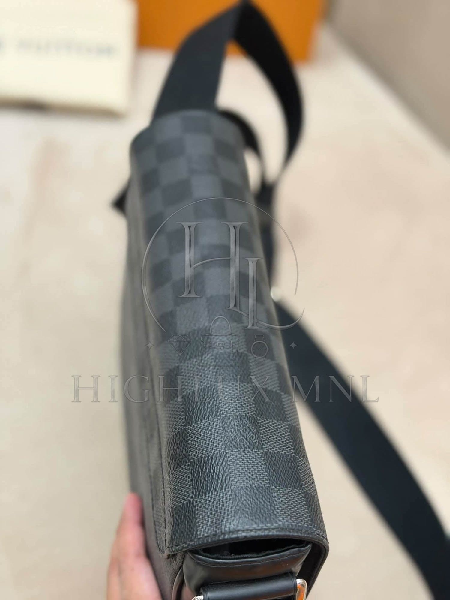 Louis Vuitton District PM Messenger Bag — photo 10
