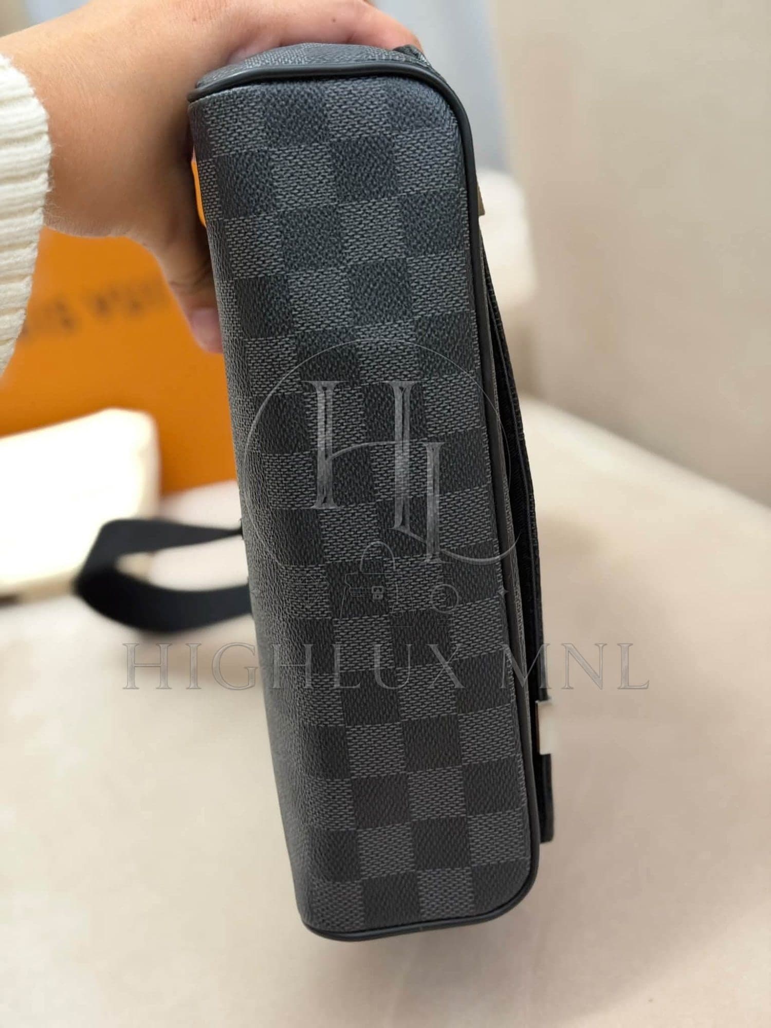 Louis Vuitton District PM Messenger Bag — photo 4