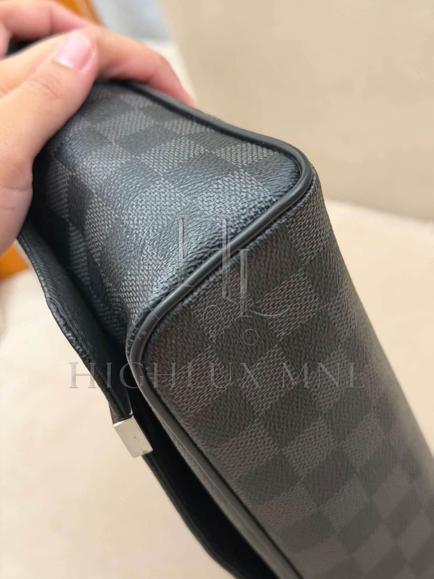 Louis Vuitton District PM Messenger Bag — photo 6