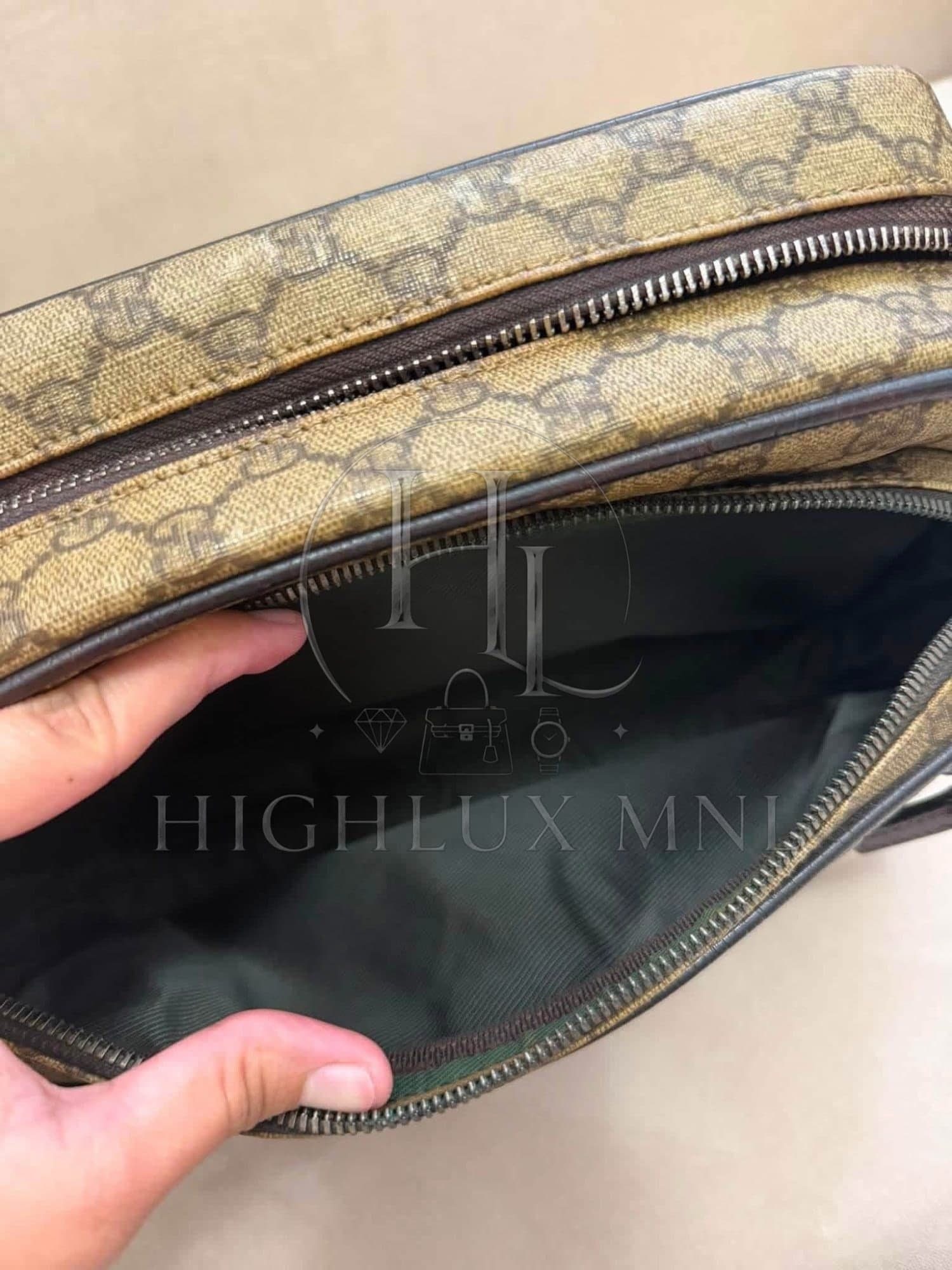 Gucci Double Zip GG Supreme Big Camera Bag — photo 8
