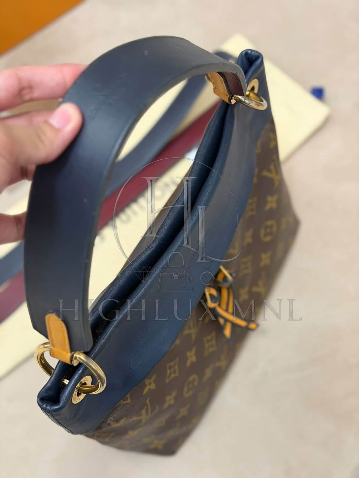 Louis Vuitton Tuileries Besace Bag PM — photo 12
