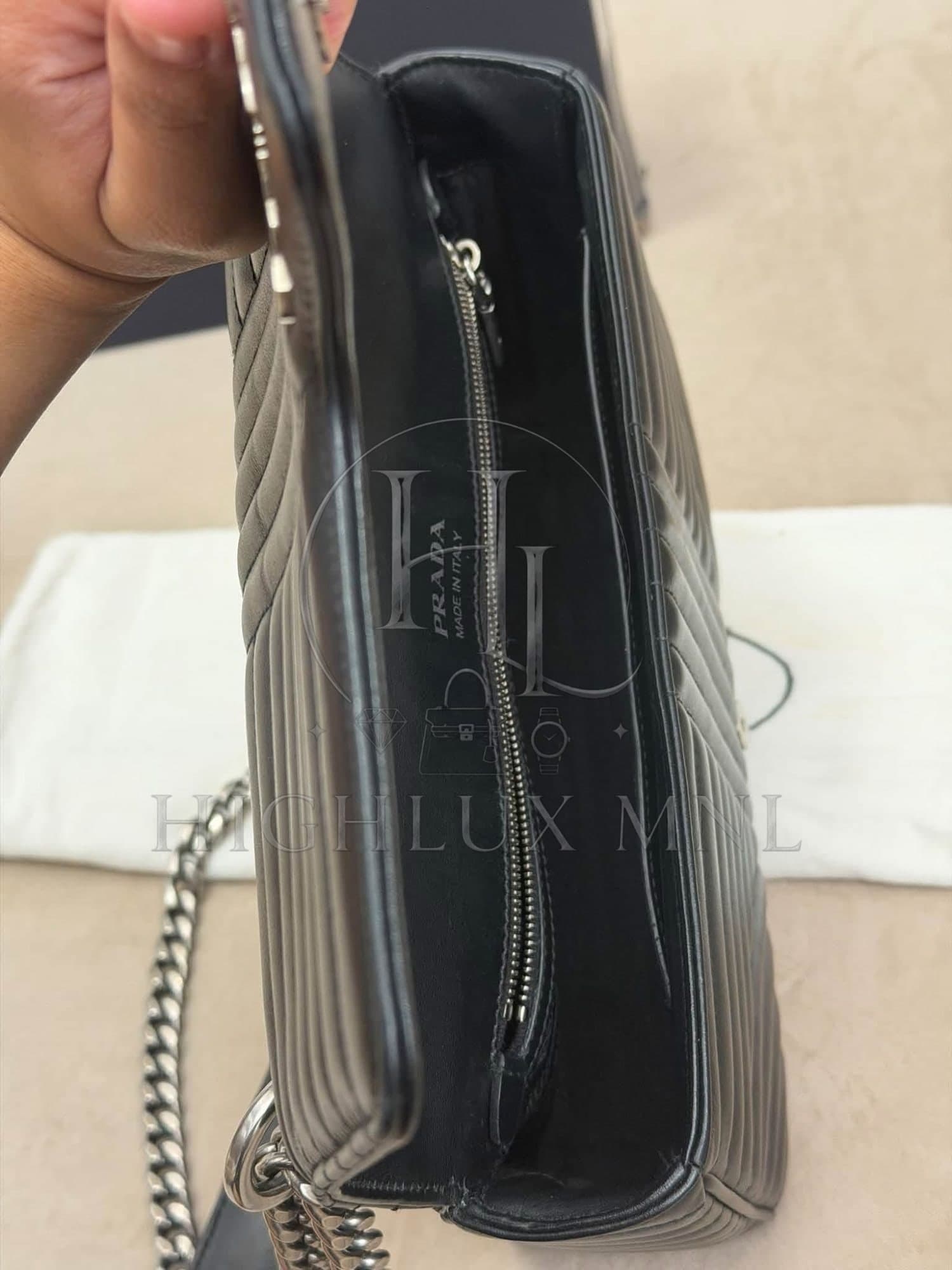 Prada Diagramme Medium size — photo 13