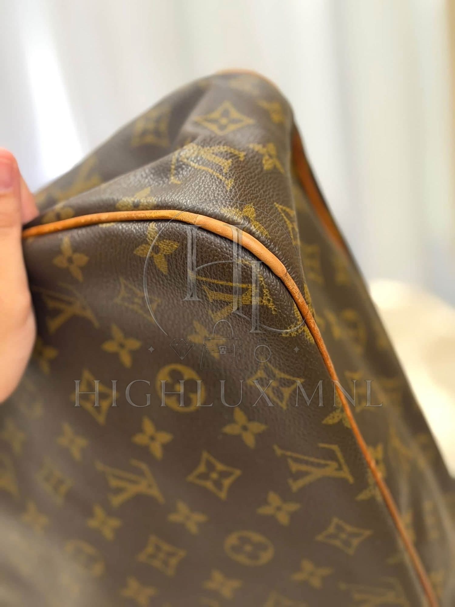 Louis Vuitton Batignolles Shoulder Bag — photo 8