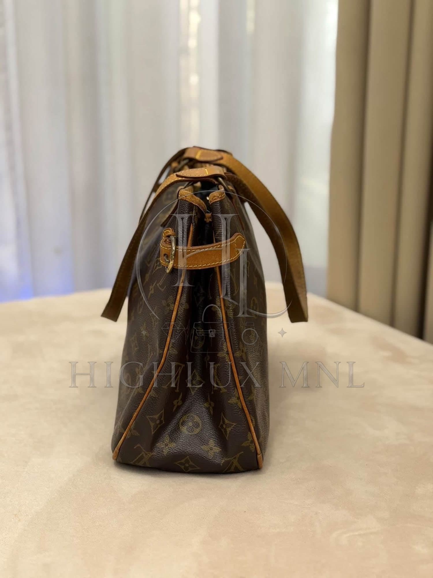 Louis Vuitton Batignolles Shoulder Bag — photo 3