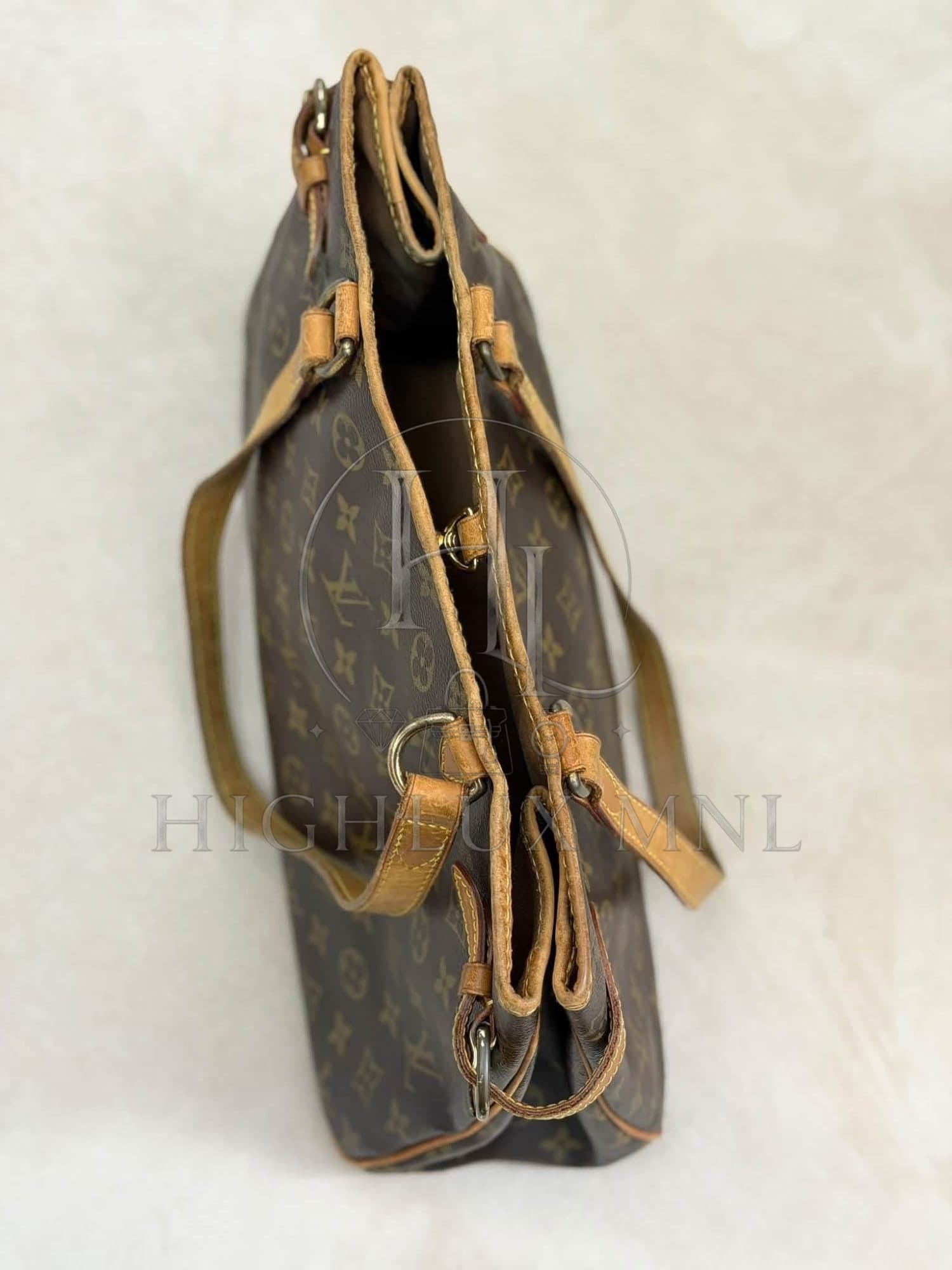 Louis Vuitton Batignolles Shoulder Bag — photo 10