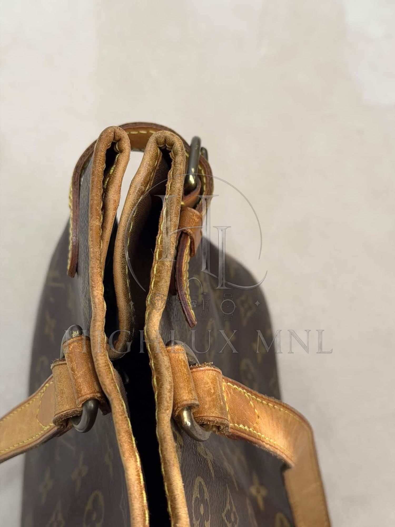 Louis Vuitton Batignolles Shoulder Bag — photo 15