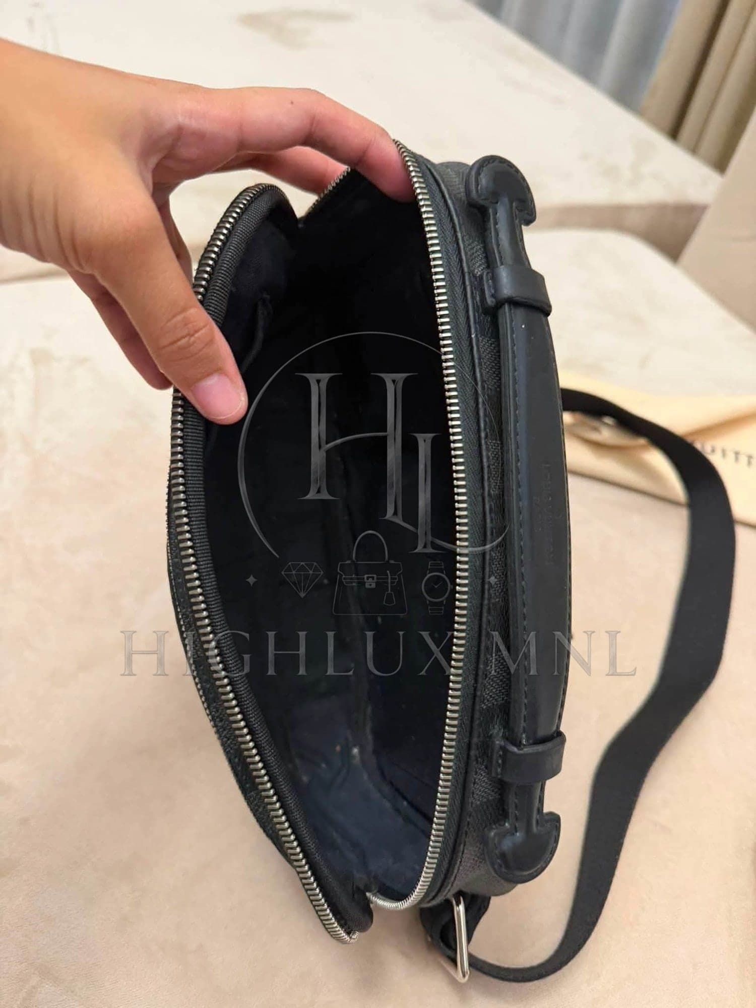 Louis Vuitton Damier Graphite Ambler Bag — photo 8