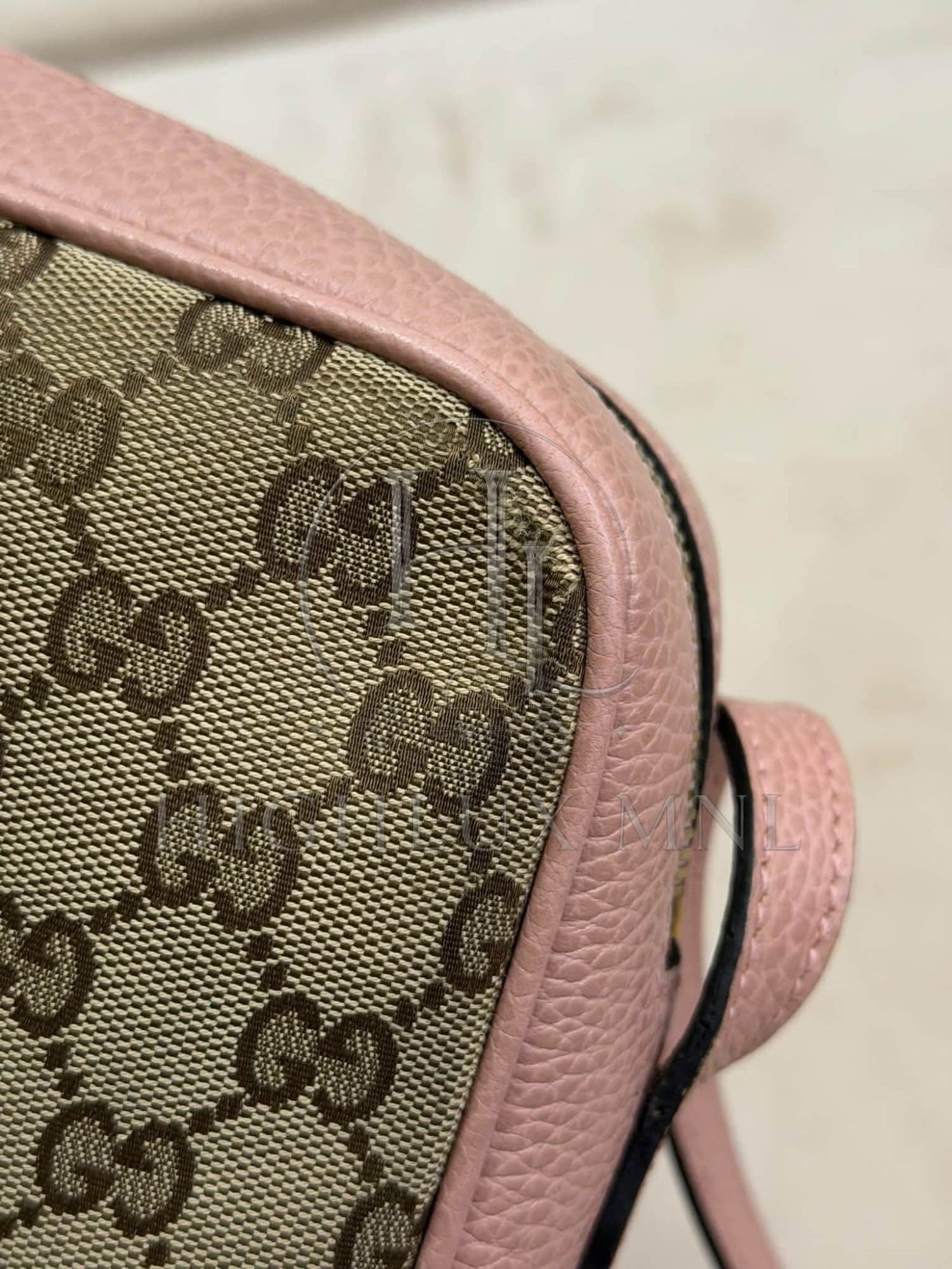 Gucci GG Canvas Bree Camera Bag in Pink — photo 10
