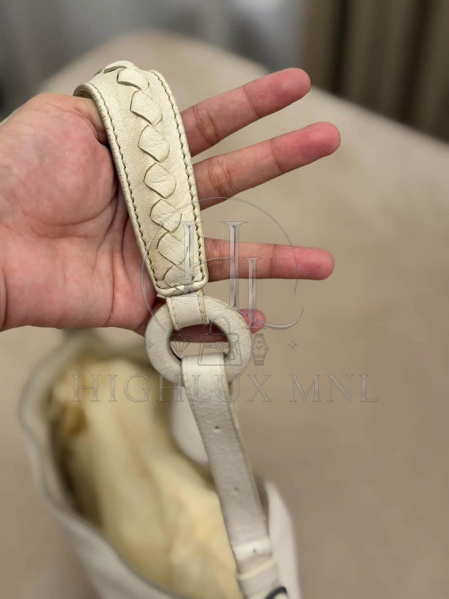Bottega Veneta White Leather Hobo Bag — photo 8