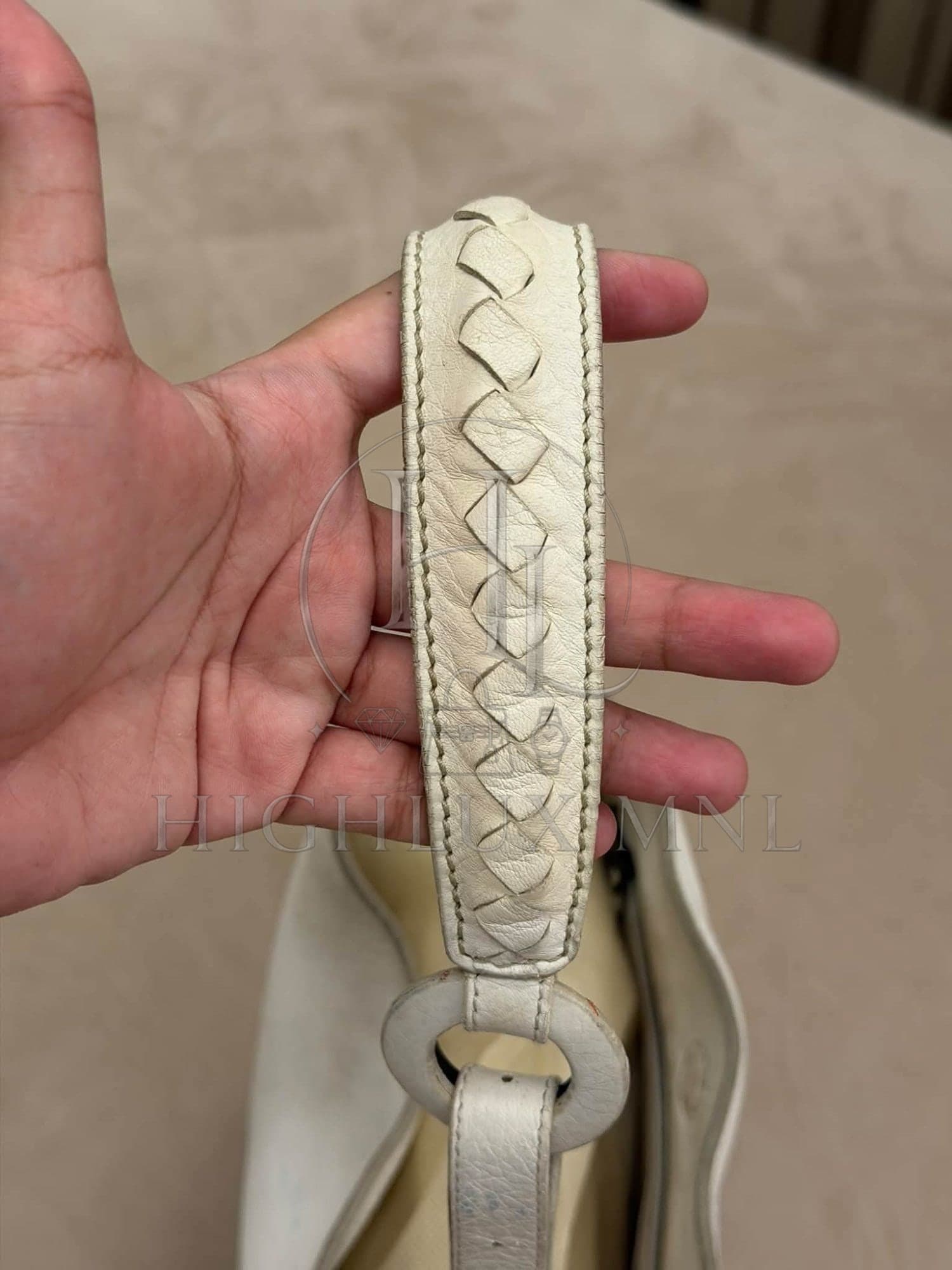 Bottega Veneta White Leather Hobo Bag — photo 7