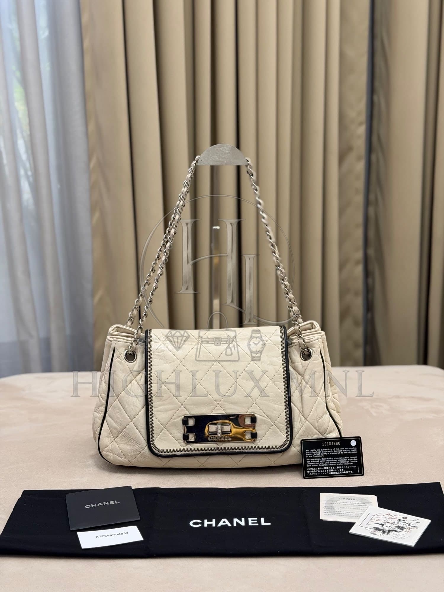 Chanel Reissue 2.55 Eastwest Flap