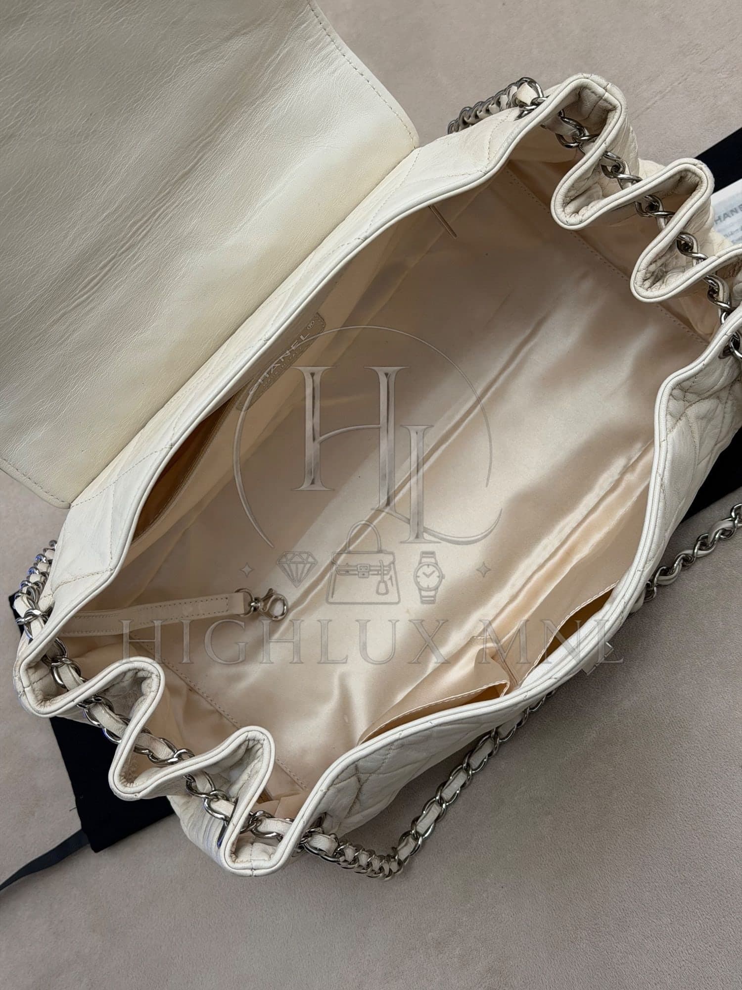 Chanel Reissue 2.55 Eastwest Flap — photo 14